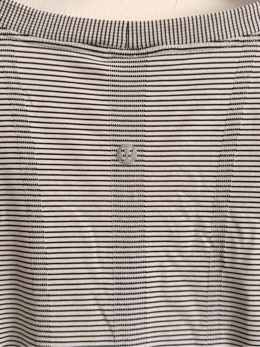 Lululemon Swiftly Tech Short Sleeve Tee in Light Gray Stripes - Picture 2 of 2